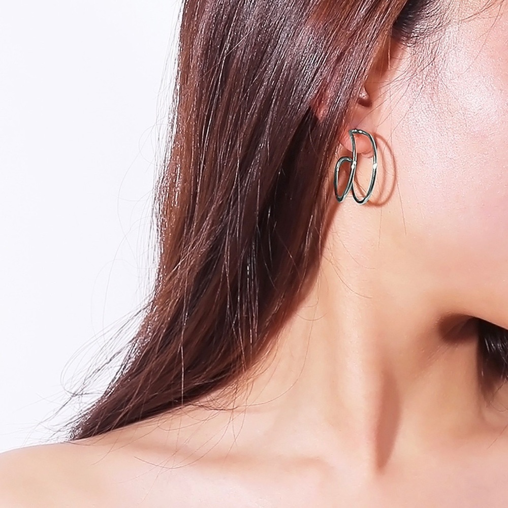 3/$30 - Silver 3/4 Hollow Wire Stud Hoops - Picture 2 of 8
